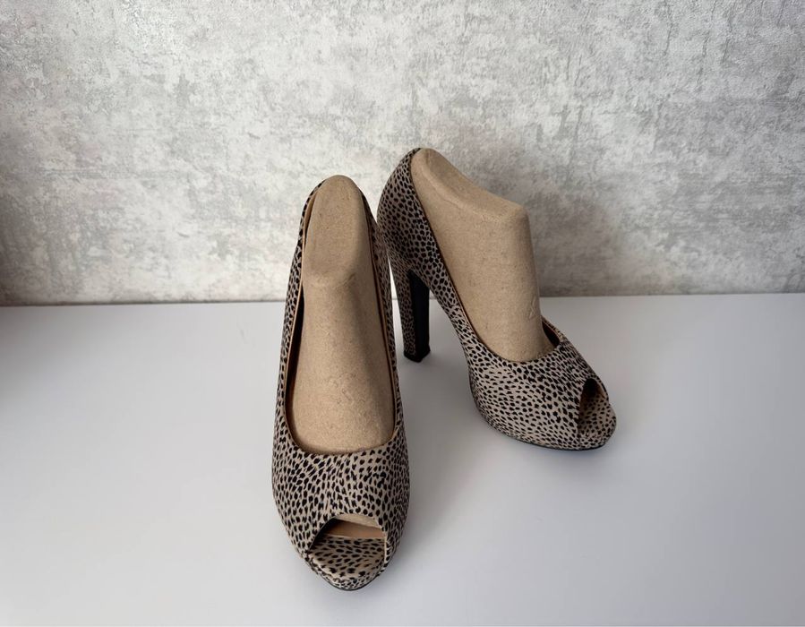 Продам женские немецкие босоножки