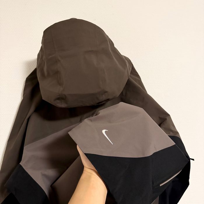 Nike ACG ( Gore-Tex, Arcteryx, Oakley, The North Face, Berghaus )