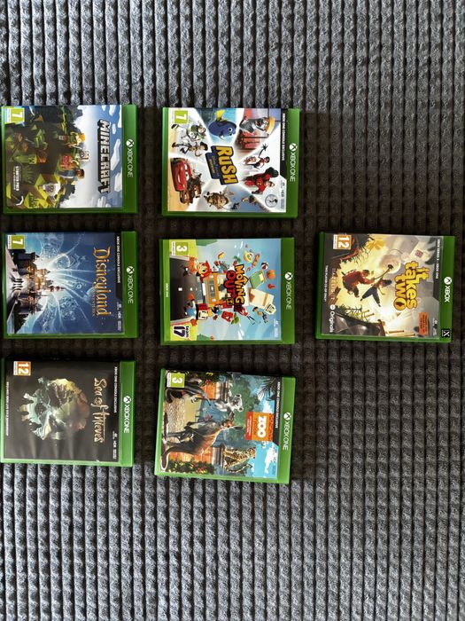 Consola XBox ONE S + 2 controlere wireless compatibile + 7 jocuri DVD