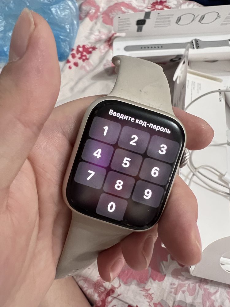 Продам часы Apple Watch 7