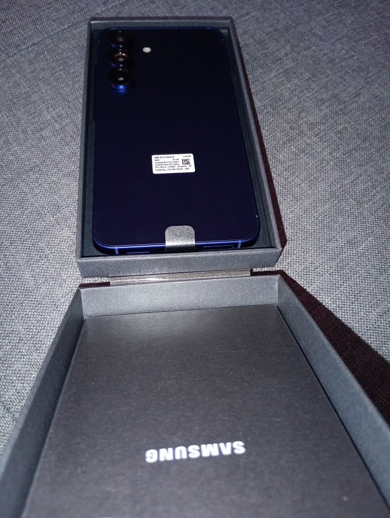 Vând Samsung S25