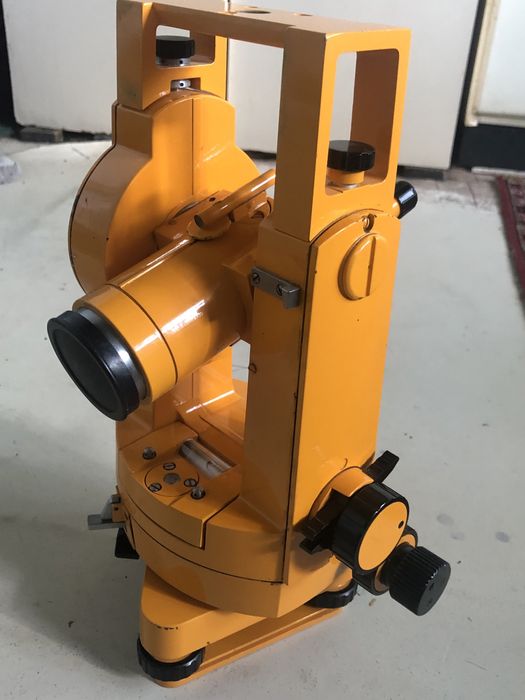 Теодолит THEO 020.  Karl Zeiss Jena.