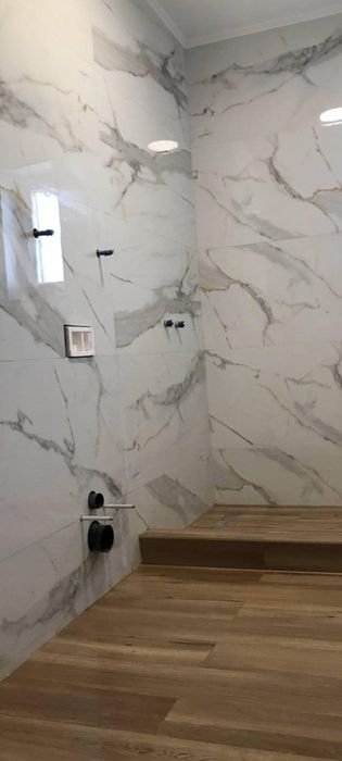 Zugrav profesionist Oradea – Zugrăveli, Rigips, Parchet, Faianță