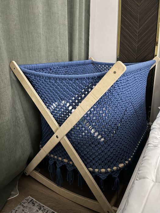 Деревянный ручной манеж с вязаными бортиками — новое состояние