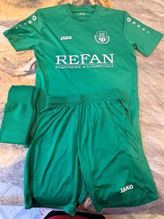 Ветровки и спортни екипи.