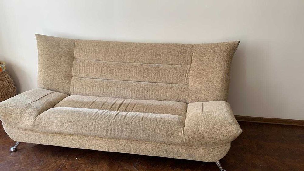 Бежевый диван, 3-местный — 25 000 тг