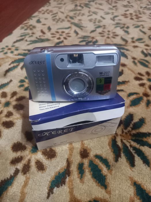 Фотоаппарат W 207 продаётся, старый плёночный Polaroid, новый, не испо