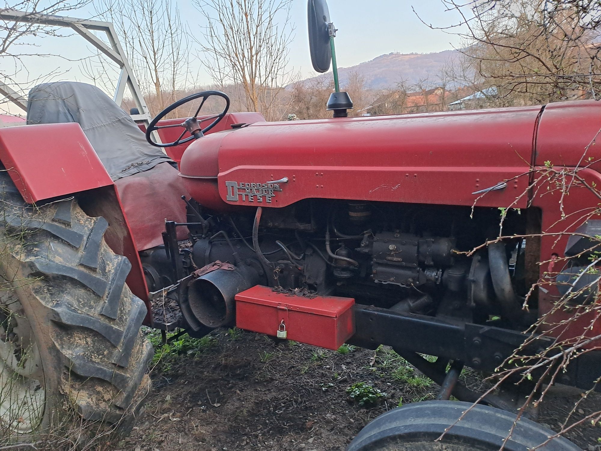 Tractor de vânzare