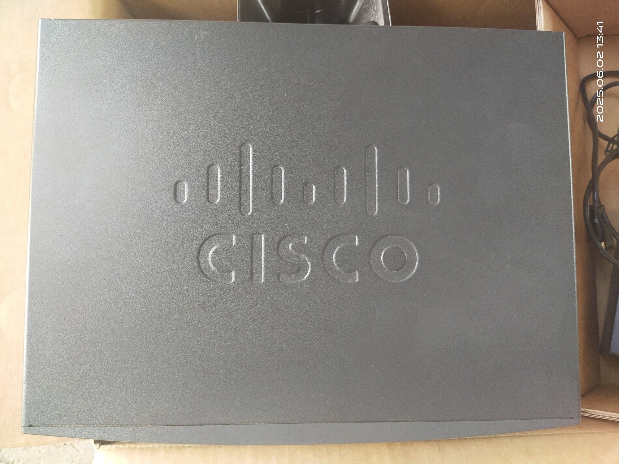 Продам Cisco 881