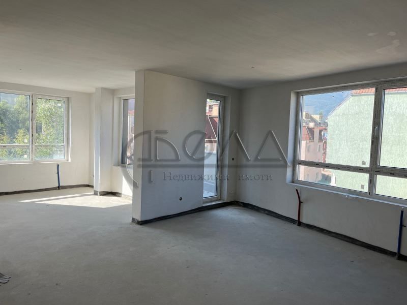 Продава се Тристаен апартамент в София, Витоша - 136 кв.м за 1964 €/кв.м - Снимка #3