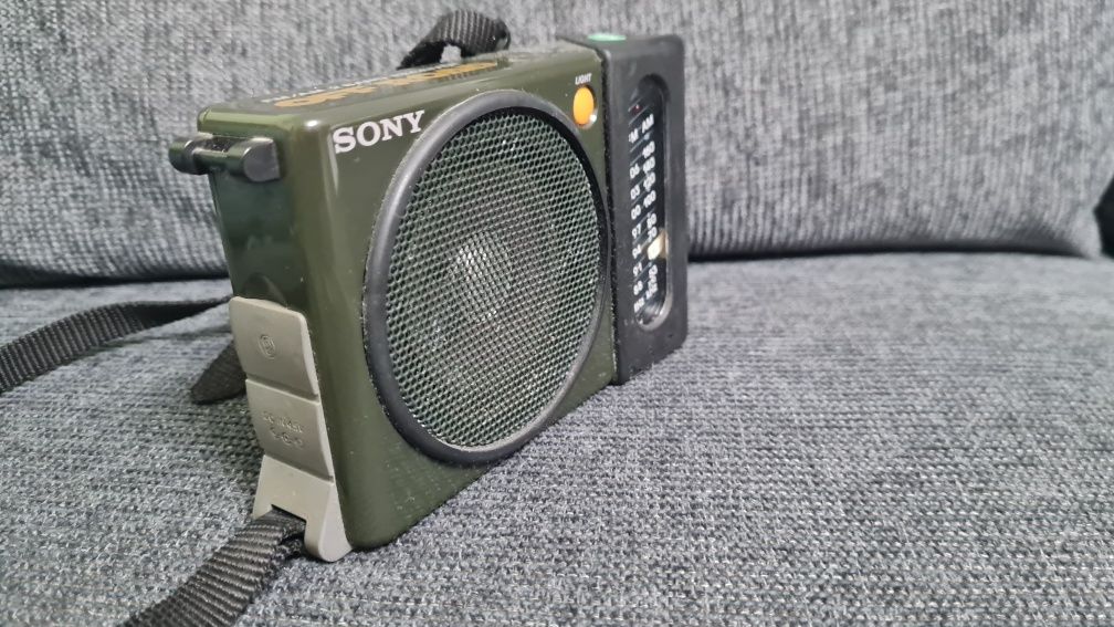 Ретро радио за колекционери Sony ICF-S75W