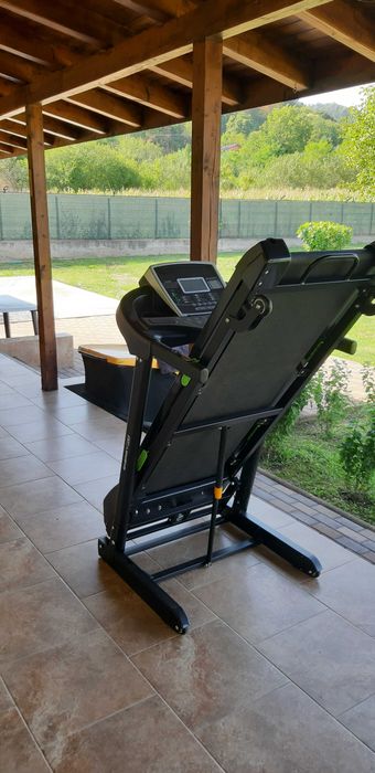 Banda de alergat noua,inclinare automata,toate optiunile,G max  130kg