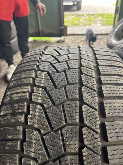 Хубави зимни гуми 275.35.20 Континентак