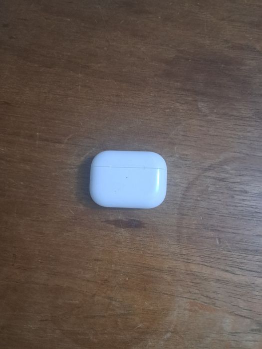 Carcasa goala AirPods Pro 2