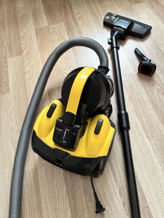 Продавам прахосмукачка Samsung