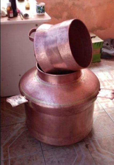 Vând un cazan de țuică din cupru alimentar cu fundu de 3 pereți de 2 c