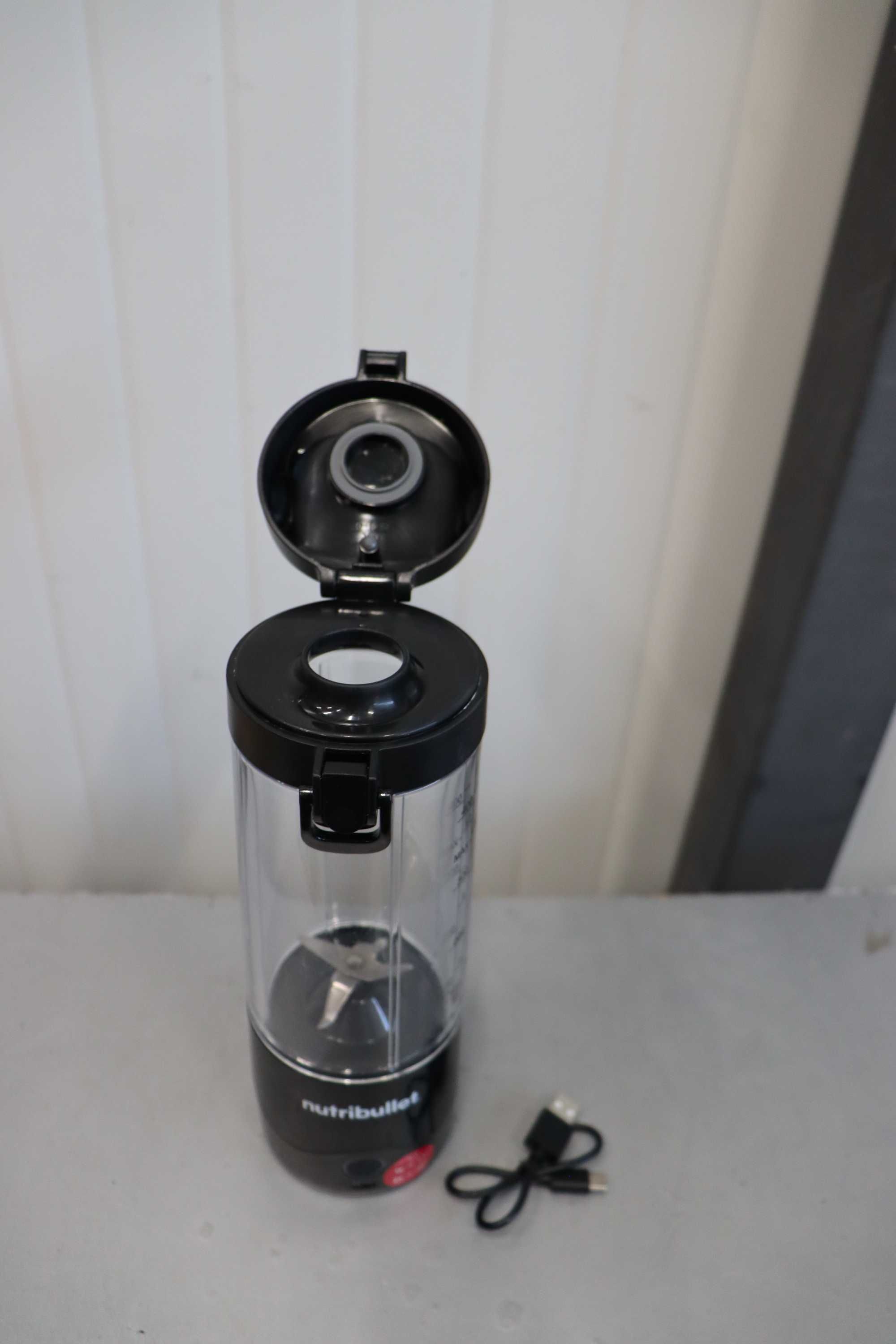 Преносим блендер nutribullet- Мощен екстрактор,475мл,USB-C,15+ цикъла