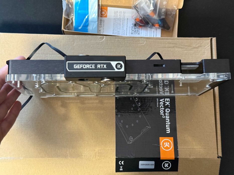 Waterblock EK Astral RTX 5080 ca nou | Waterblock EK-Quantum Vector 3
