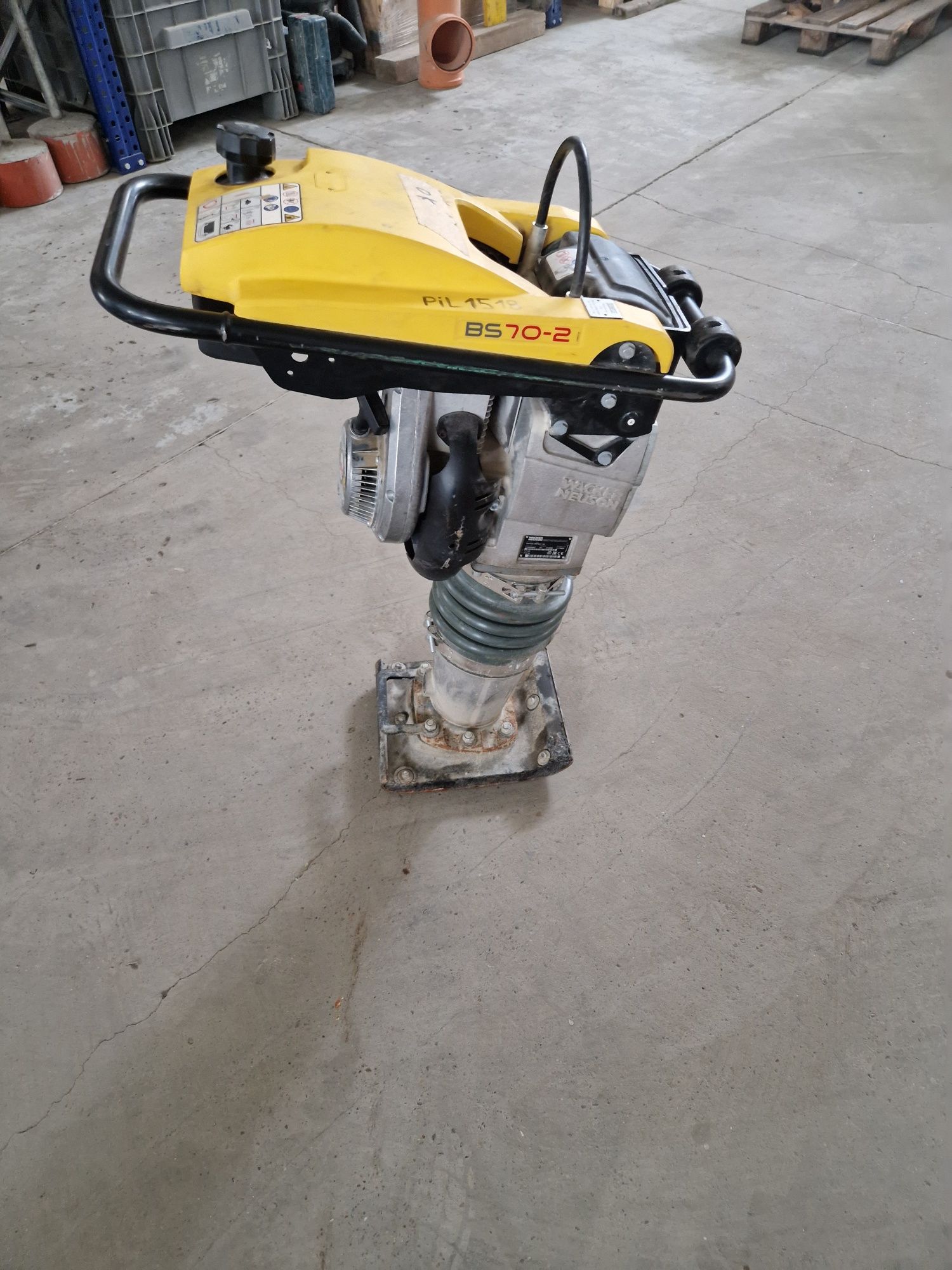 Mai compactor WACKER BS 70-2 ca și nou