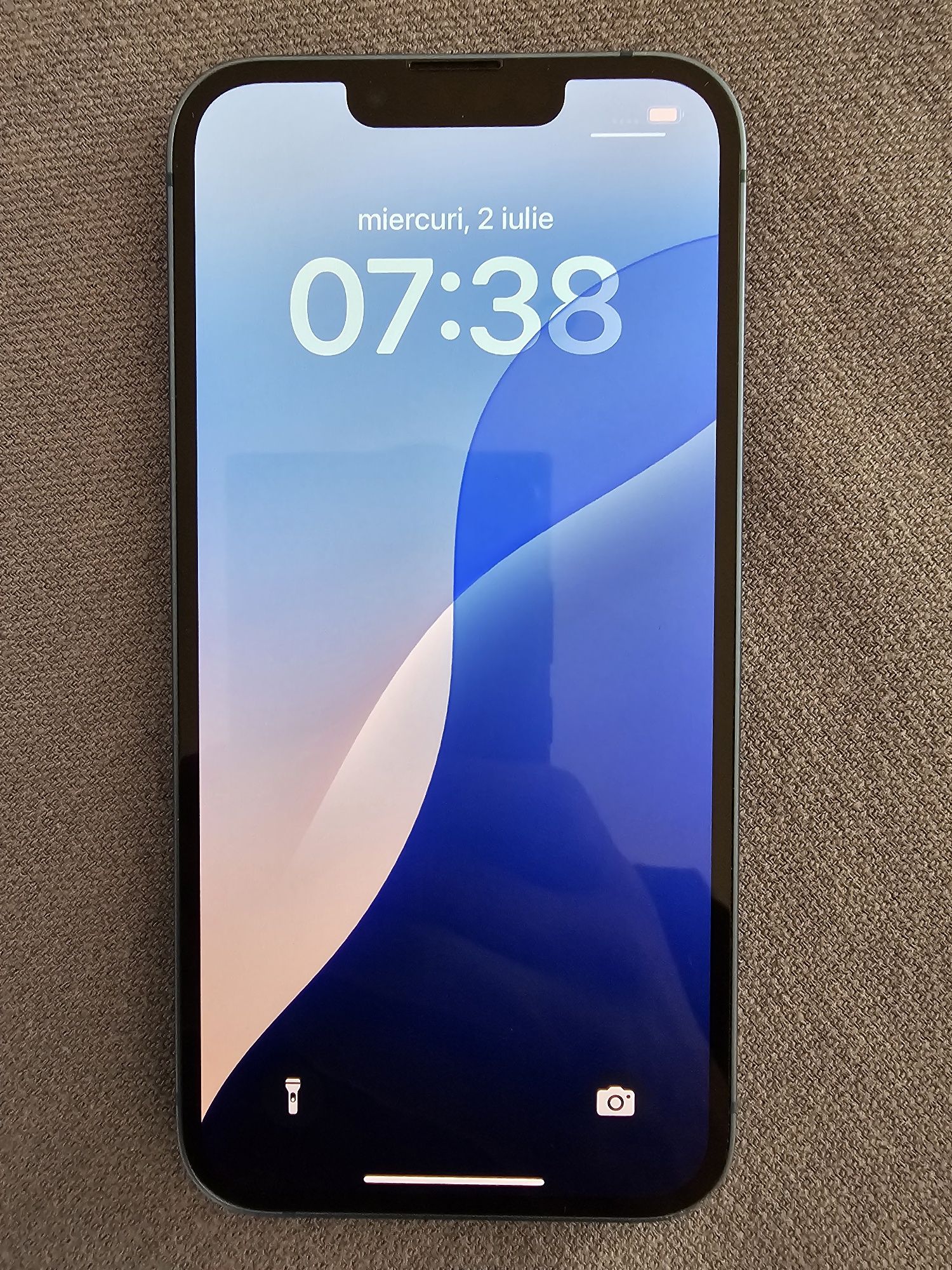 Vând iphone 13 albastru de 128 GB 2200 lei