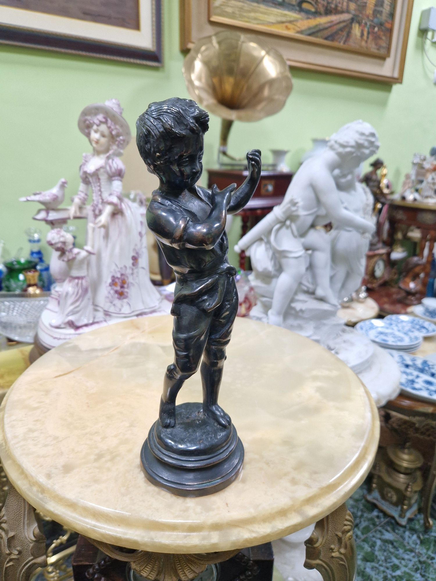Стара френска антикварна колекционерска бронзова фигура