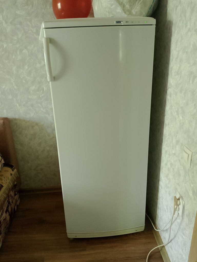 Продам морозильник