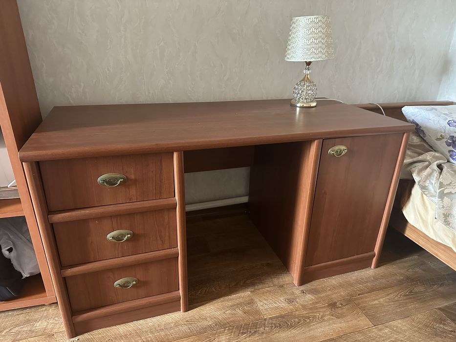 Стол деревянный качественный