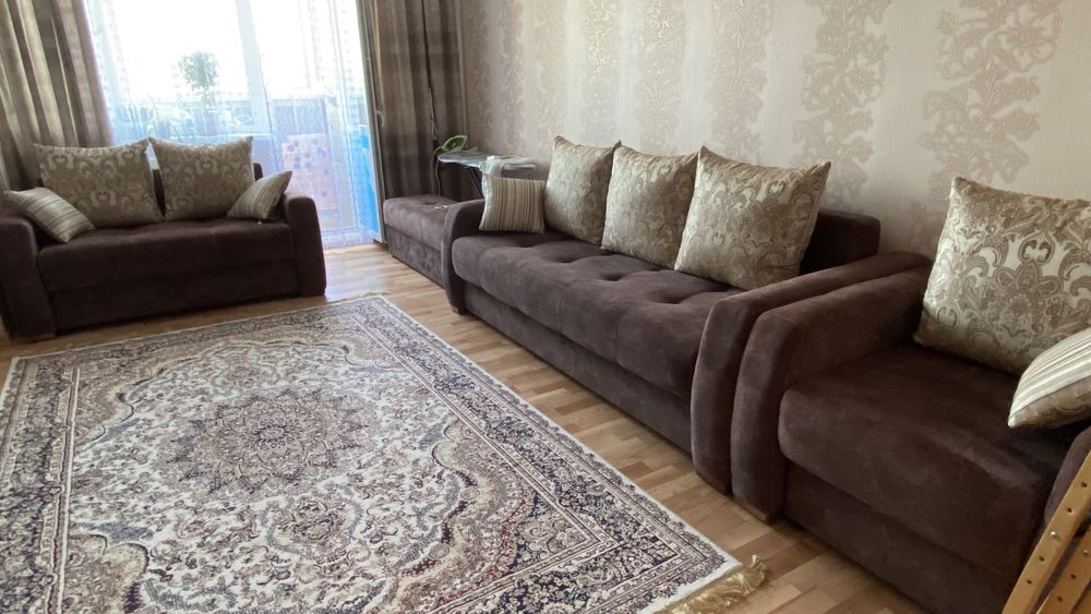 Продам диван - кресло в подарок!