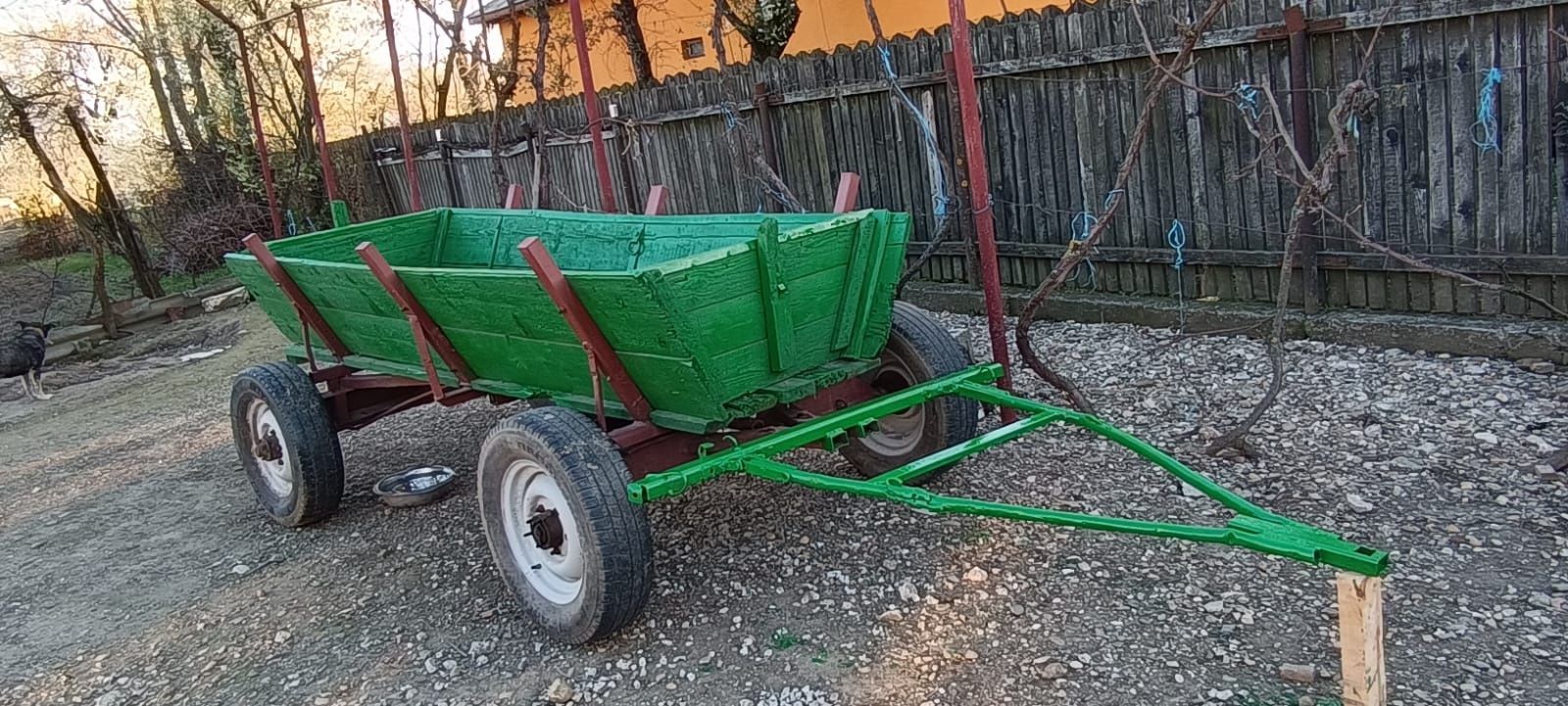 Vând căruță in stare bună