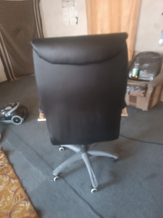 Офсние Эко Кожанние кресло