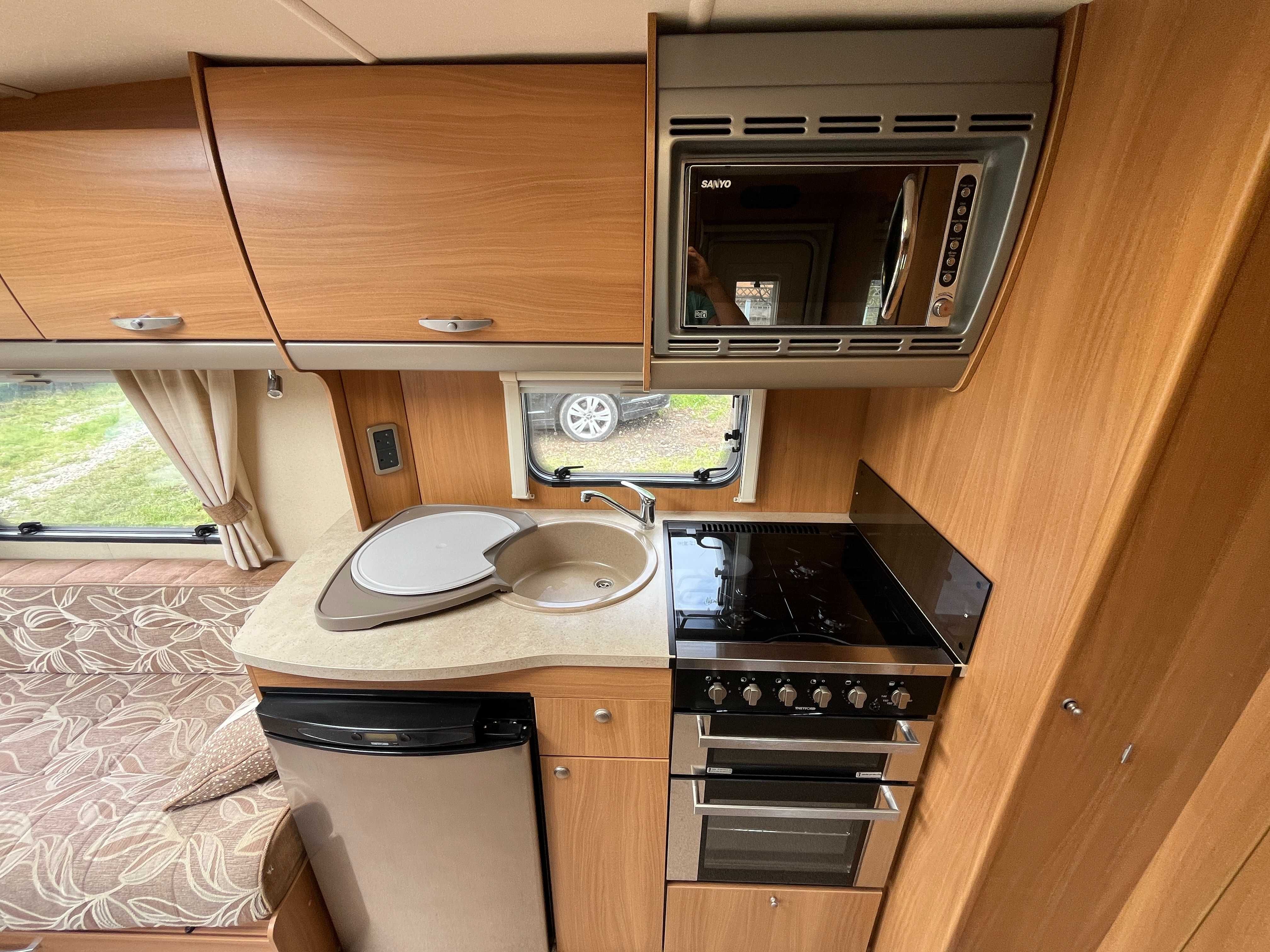 Rulota Swift Charisma 2011 impecabila off camping Cabina dus BoilerGaz