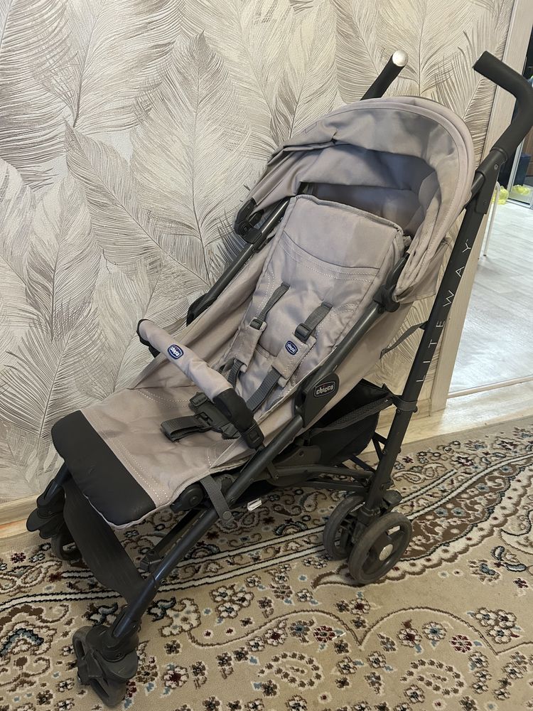 Коляска прогулочная Chicco Lite Way, серая