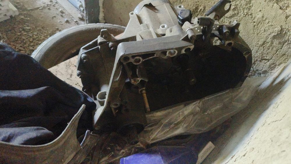 Продам коробку Рено Symbol