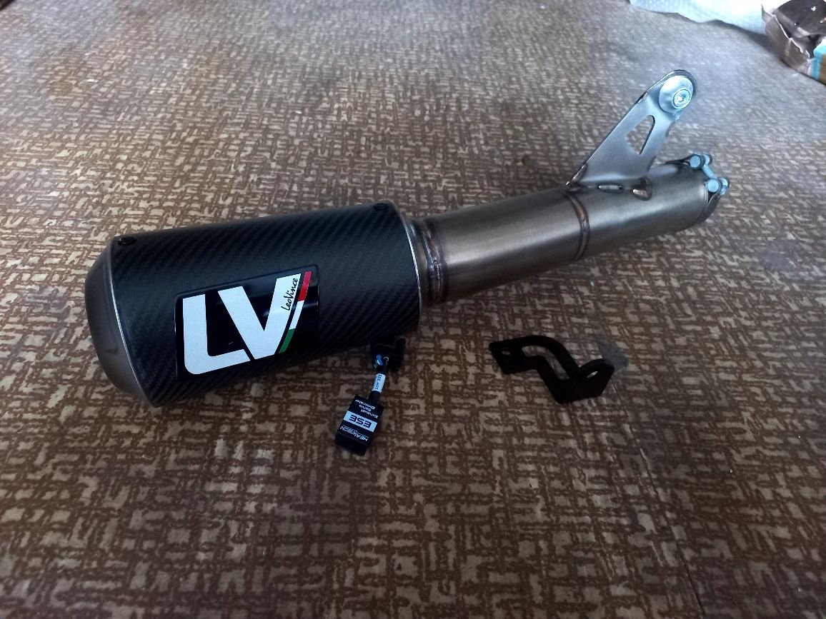 Honda CBR1000RR Fireblade Ауспух LeoVince LV-10 Carbon