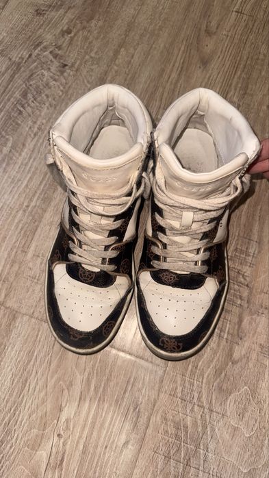 Кроссовки сникерсы Guess