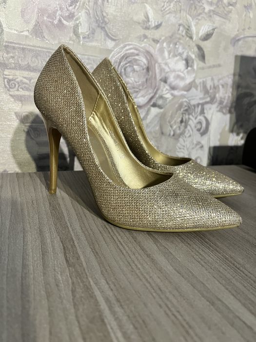 Туфли золотистые на свадьбу или торжество 37р.