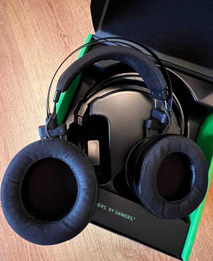 Casti gaming wireless Razer Nari