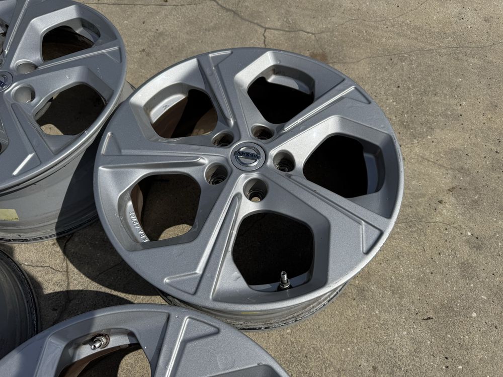 Джанти Nissan 17 5x114,3 оригинални Нисан 5х114,3 17 цола с датчици