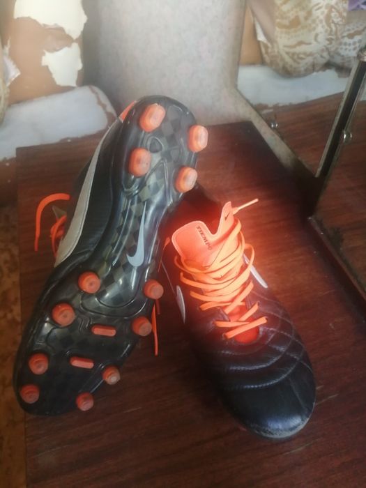 Продам бутсы, фирма Nike, цена 7500,б/у