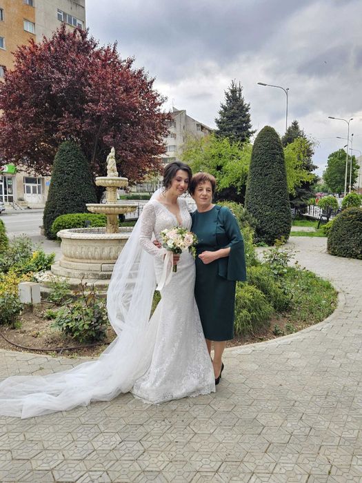 Rochie de mireasa sirena de dantela