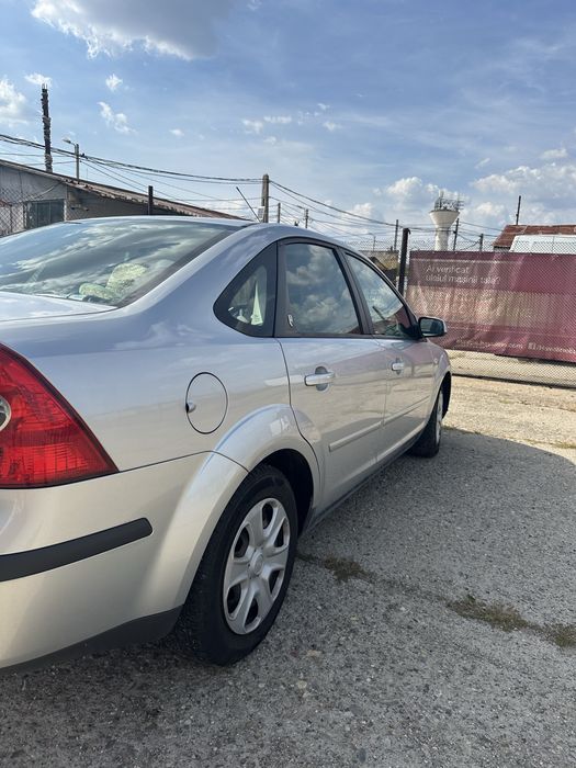 Ford Focus Ghia 1.6 benzina