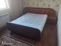 Продам б/у двухспальную кровать