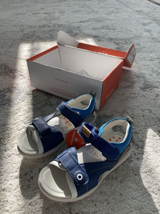 Сандалии новые на мальчика