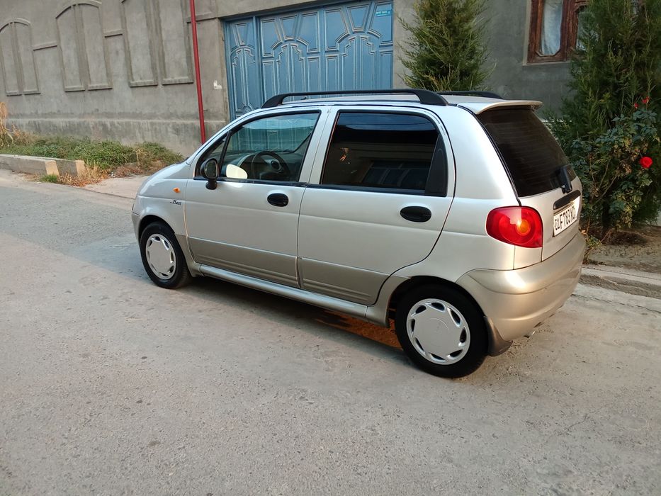 Moshina sotiladi faqat naxtka