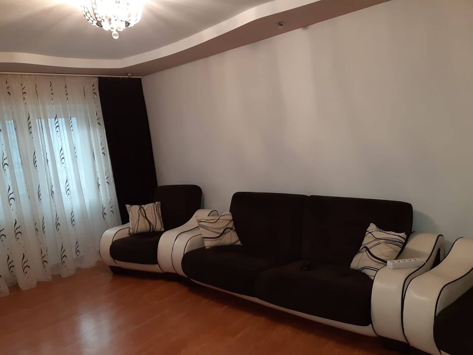 Vând apartament 3camere complet mobilat