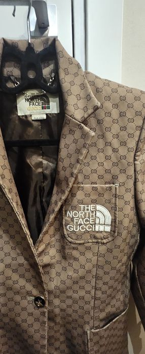 Страхотно сако Gucci the North face