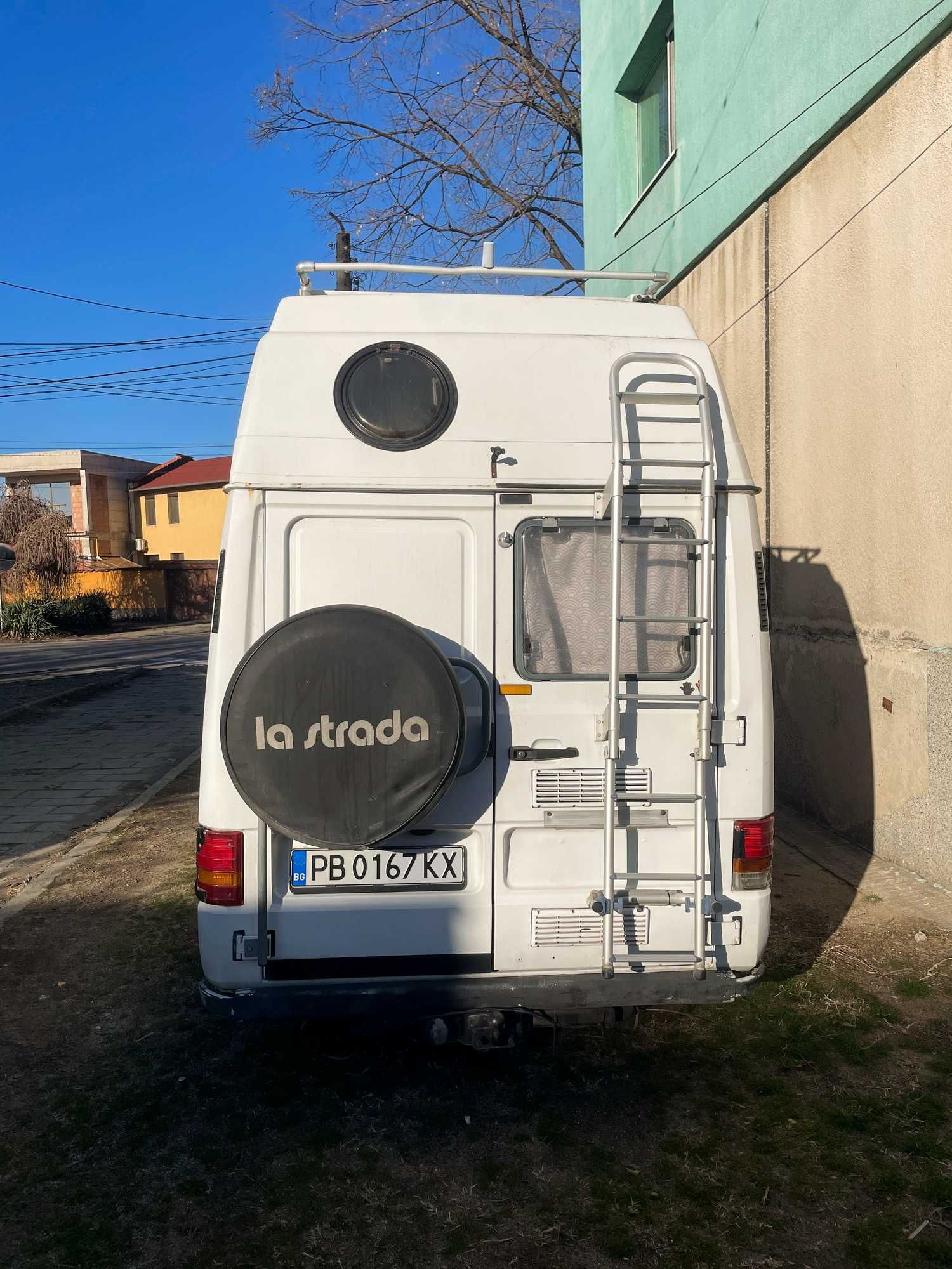 Кемпер ван Mercedes MB100 2.4D Campervan