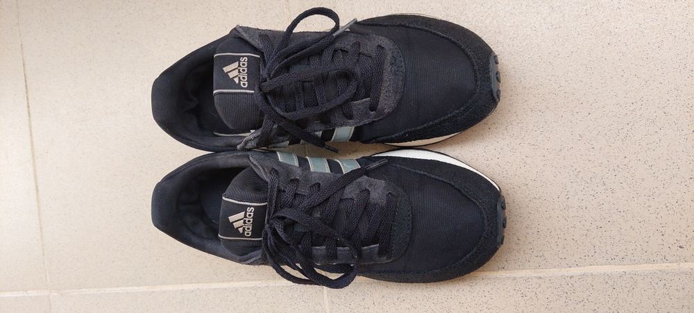 Маратонки Adidas 37