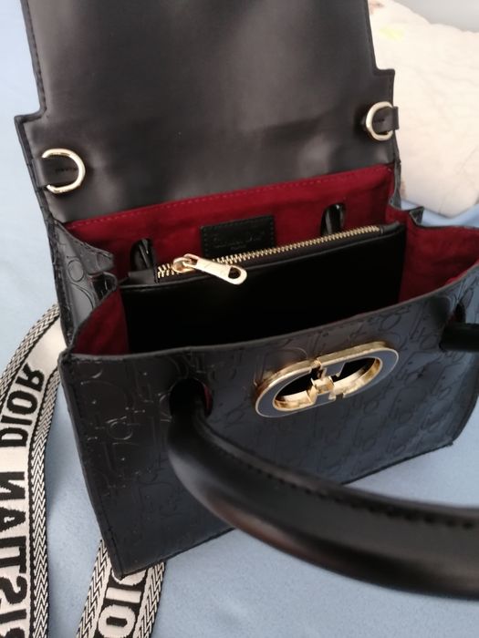 Дамска чанта.               .