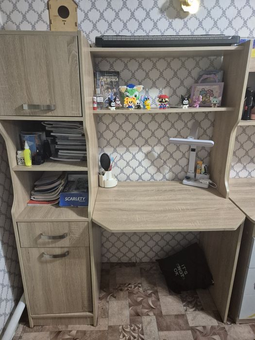 Продаю 2 стола для учебы. По 25000тг